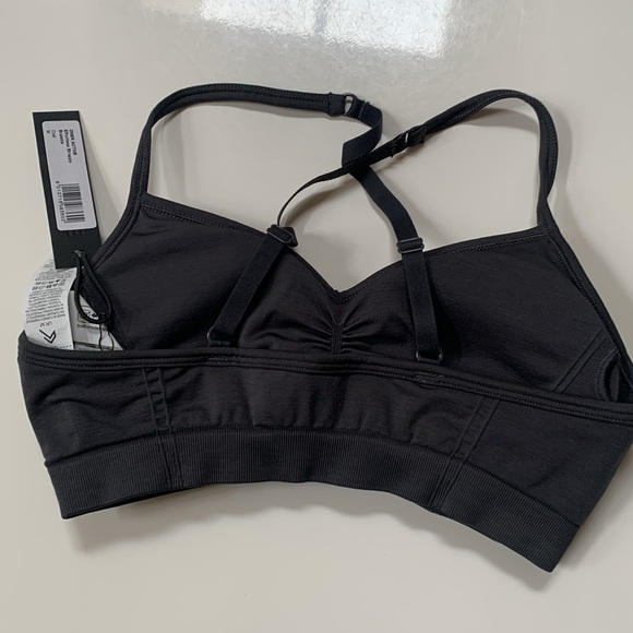 ⭐️HOST PICK⭐️ [M] NWT - ONER ACTIVE effortless strappy bralette - Picture 4 of 6